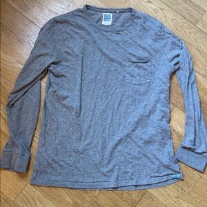 Jason Scott gray long-sleeve pocket T